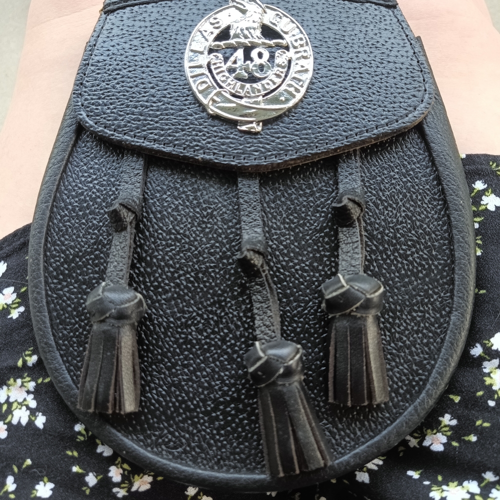 Vintage 48th Highlanders of Canada Leather Sporran – 3 Tassels